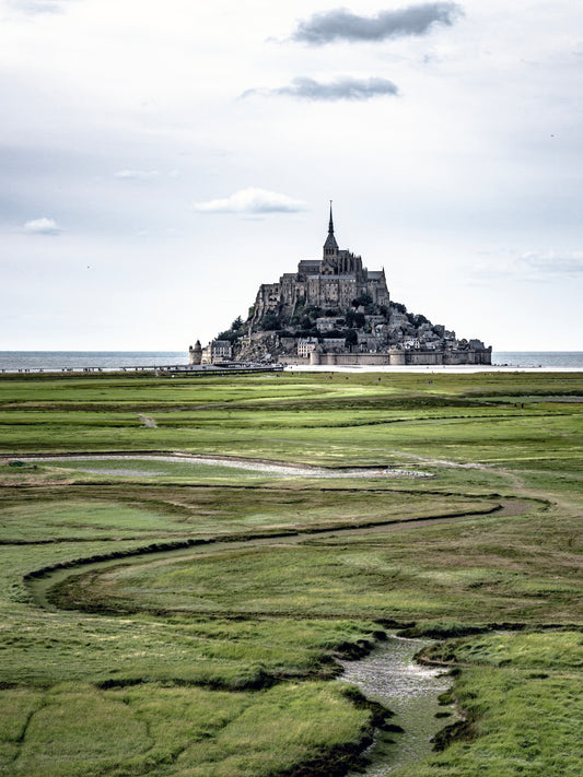 Fotodruck in Fine Art – Wolken am Mont Saint-Michel – Limitierte Auflage