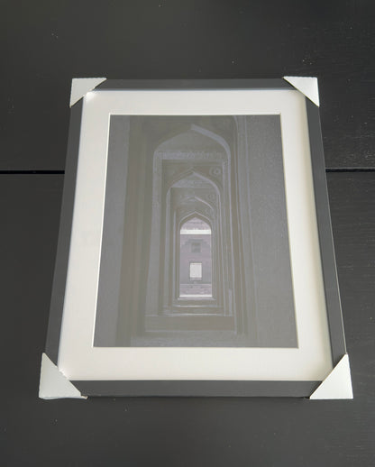 INDIAN GLIMPSES B/W Edition