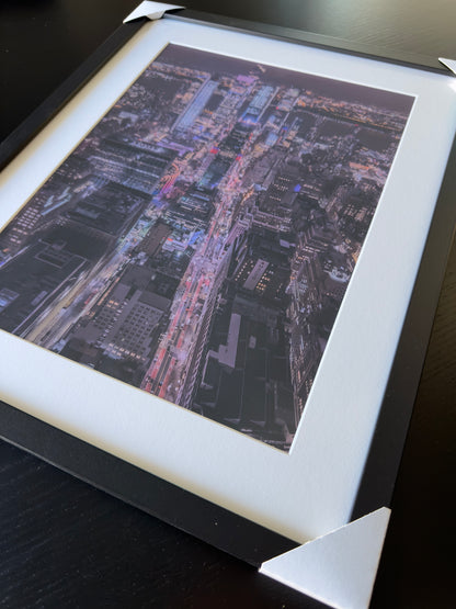 LICHTER IN MANHATTAN