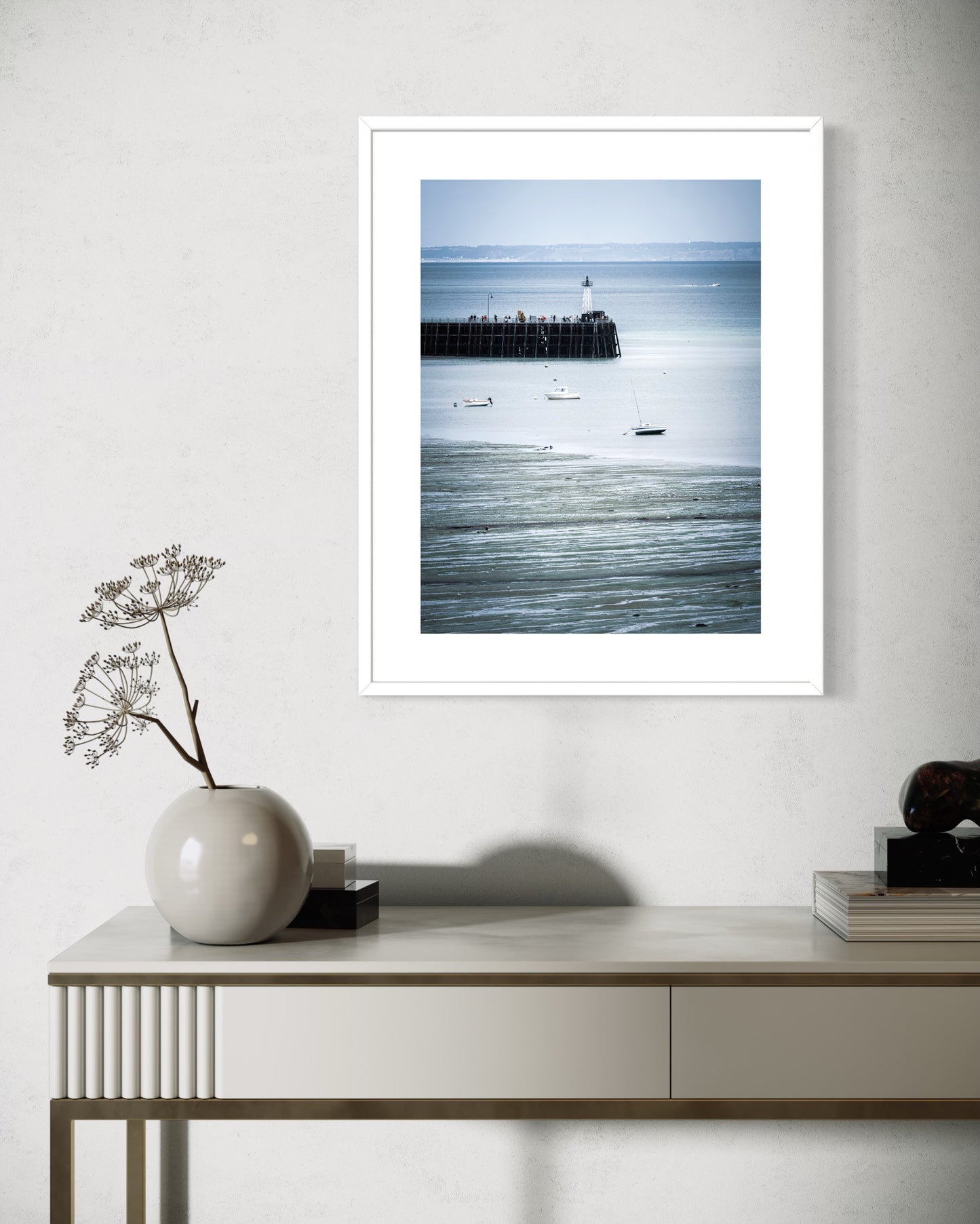 STREAKS IN THE LOW TIDE