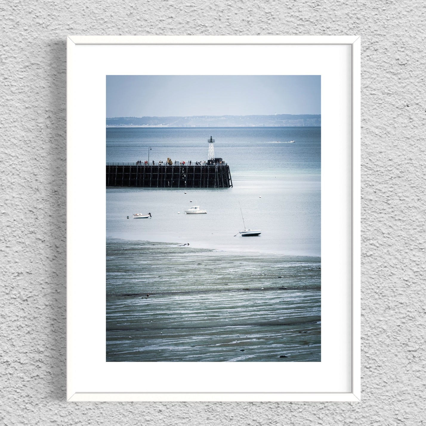 STREAKS IN THE LOW TIDE