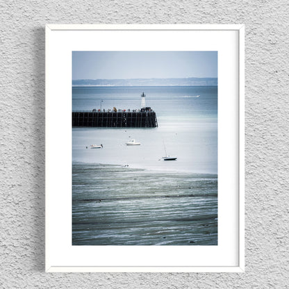 STREAKS IN THE LOW TIDE