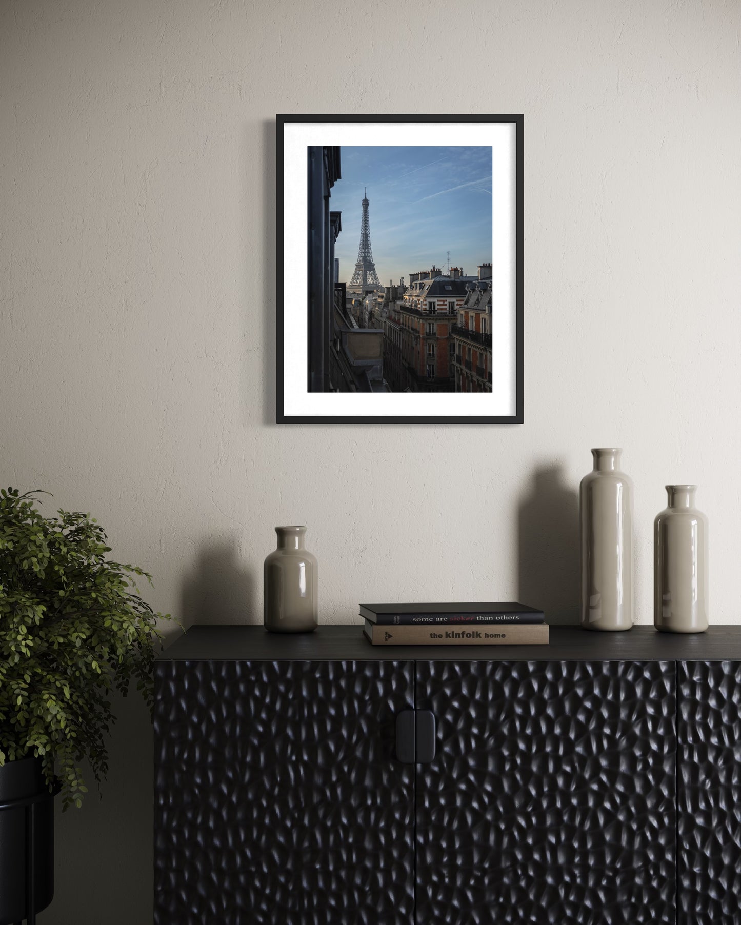 GLIMPSE OF EIFFEL TOWER