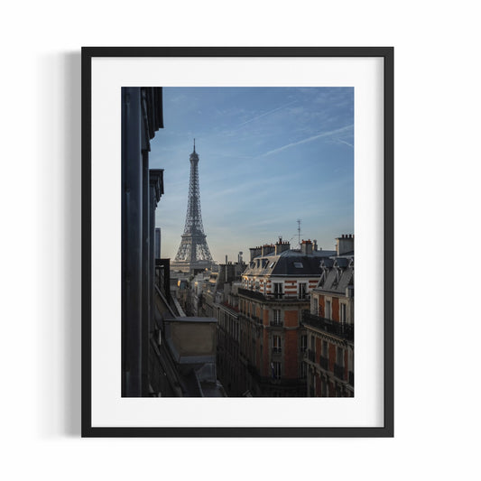 GLIMPSE OF EIFFEL TOWER