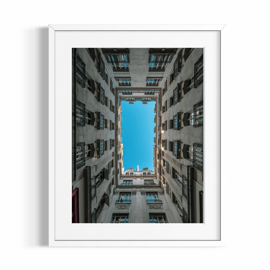 Fotodruck in Fine Art – IM PARISER PALAST – Limitierte Auflage