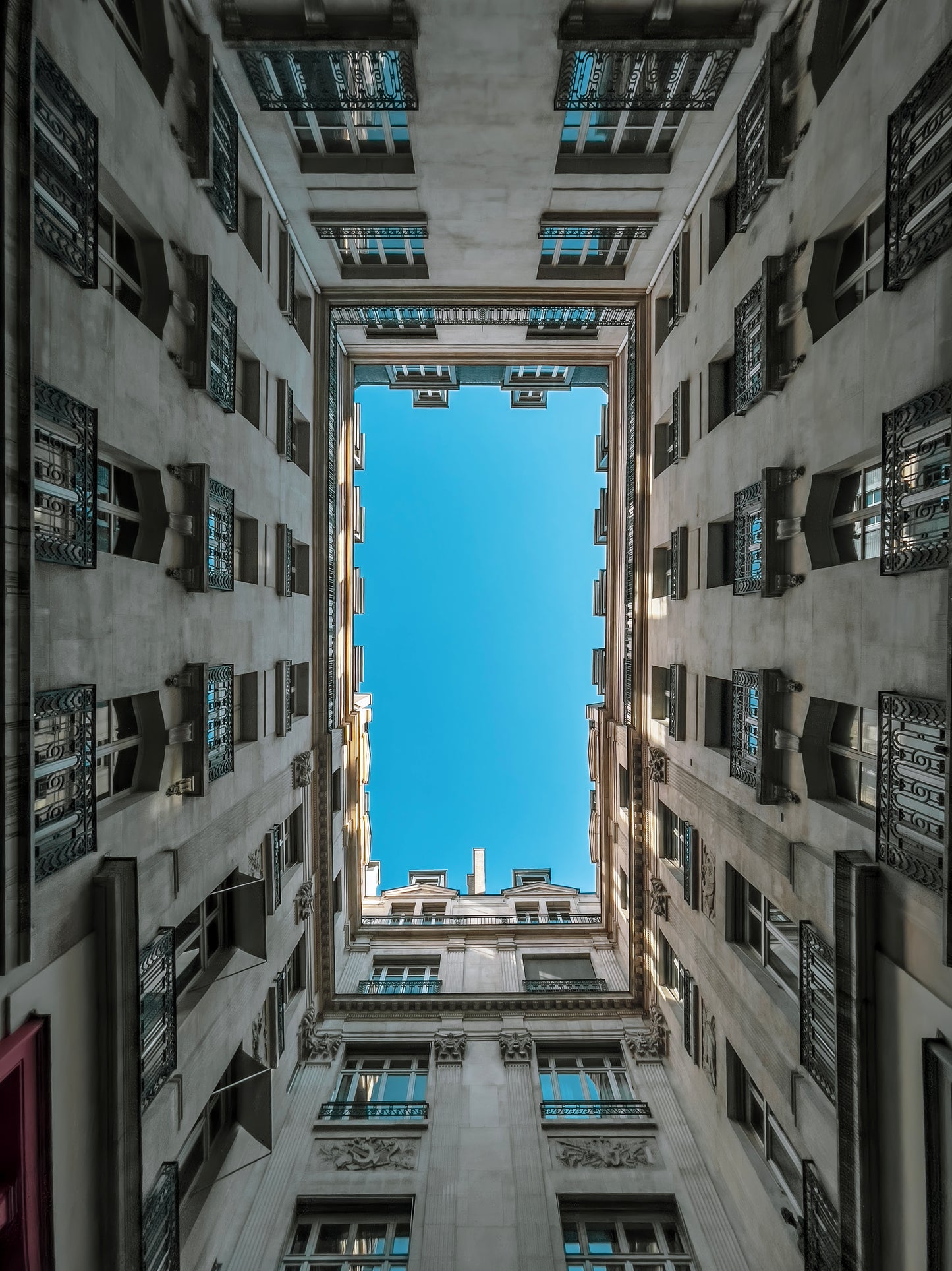 INSIDE THE PARISIAN PALACE