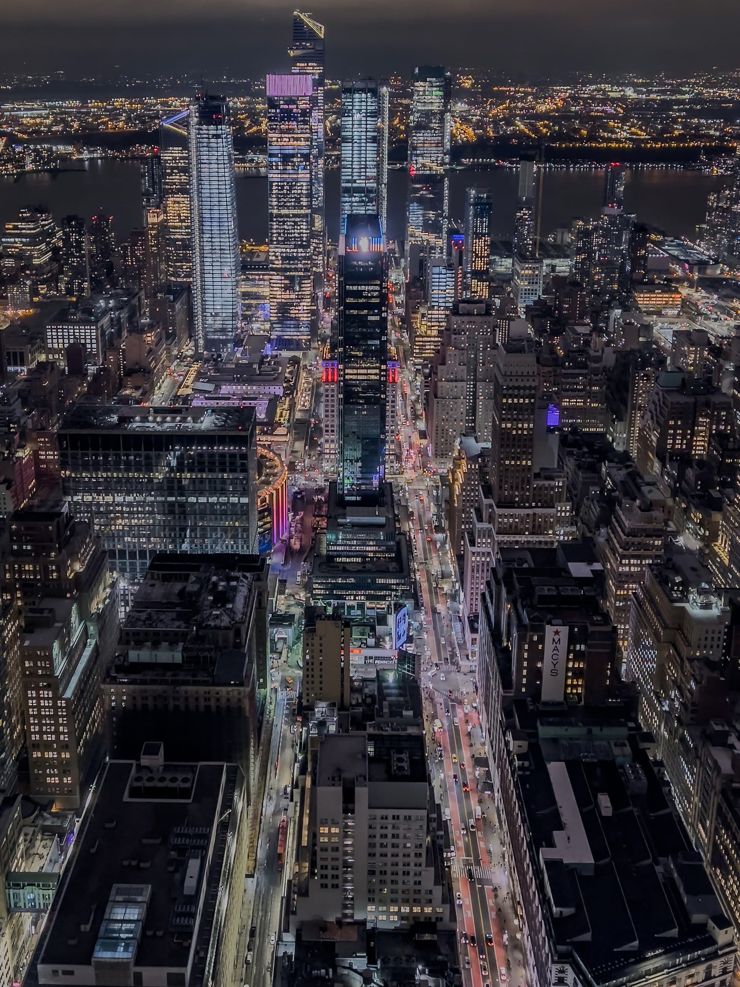 LICHTER IN MANHATTAN