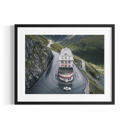 Kunstdruck – FURKAPASS WEISSER SUPERCAR – Limitierte Auflage