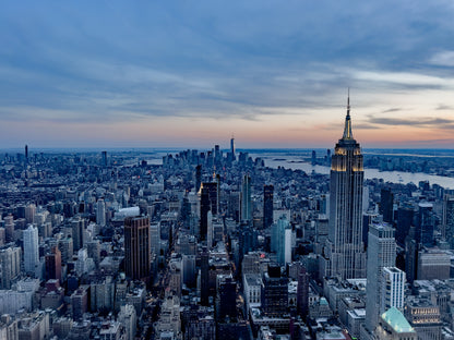 THE ROOFTOP ON MANHATTAN