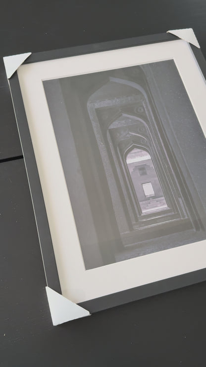 INDIAN GLIMPSES B/W Edition